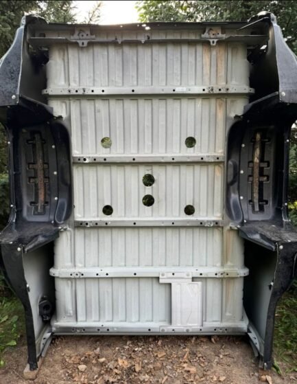 2007-2013 Chevrolet Silverado / GMC Sierra 3500 HD 8' Dually Bed - Image 4