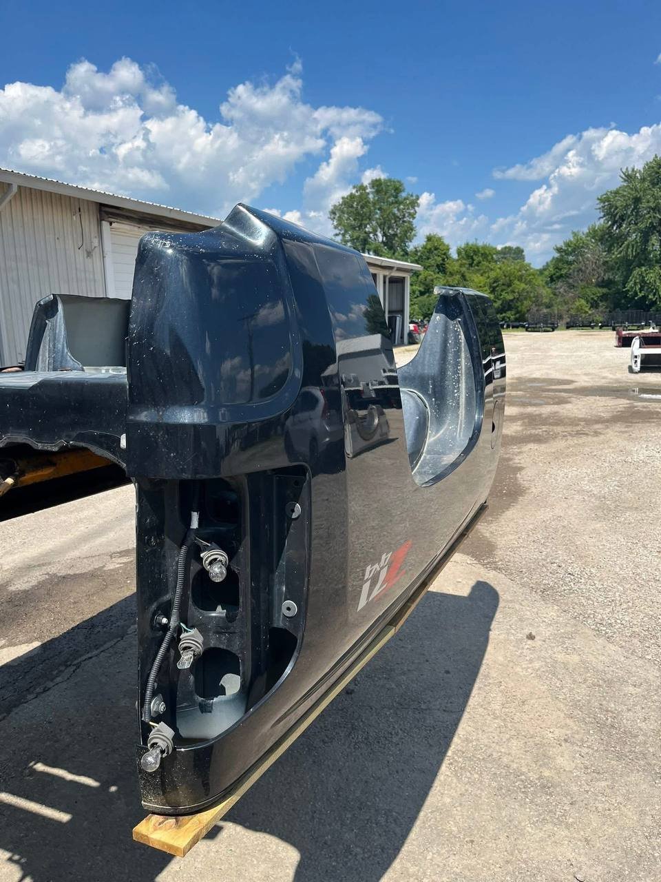 2007-2013 GMC Sierra Short Bed - Image 4