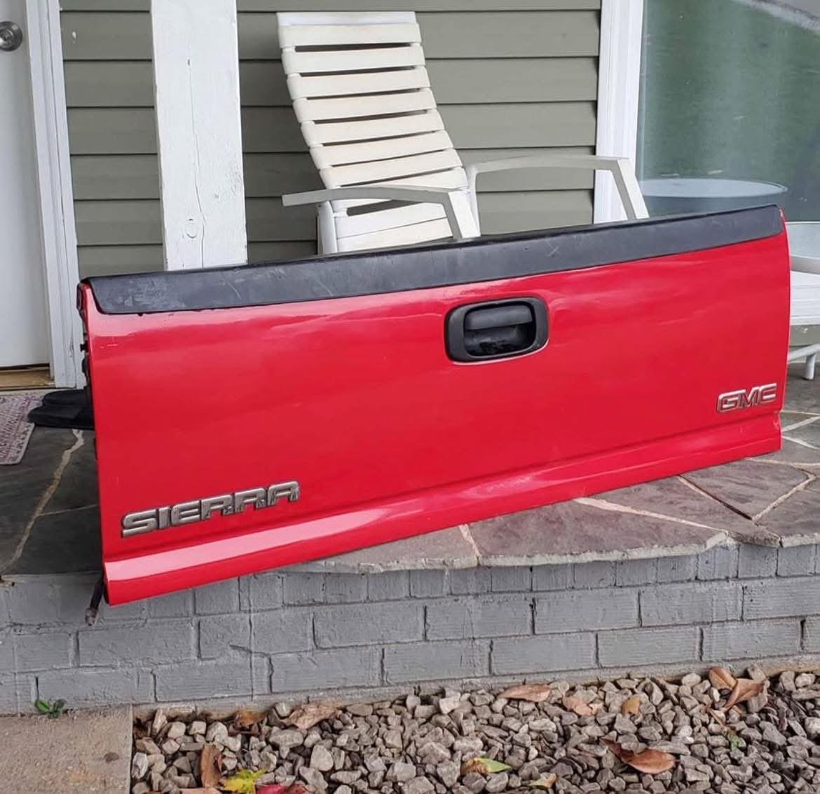 1999-2006 GMC Sierra Tailgate