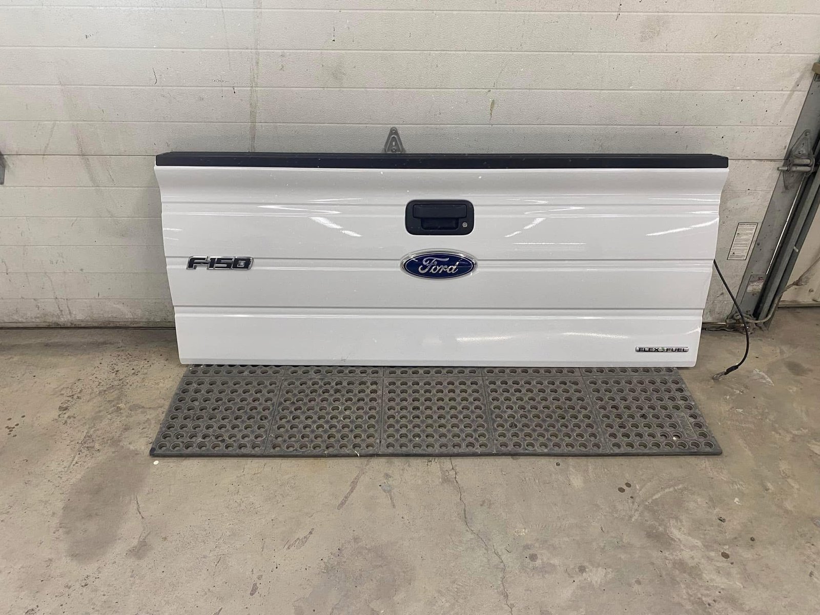 2009-2014 Ford F150 tailgate